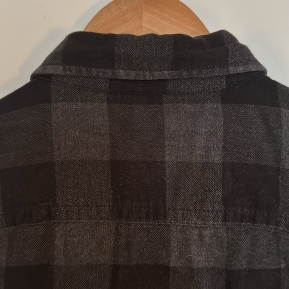 Vintage American Eagle Flannel black and grey, super soft. - Picture 7 of 9